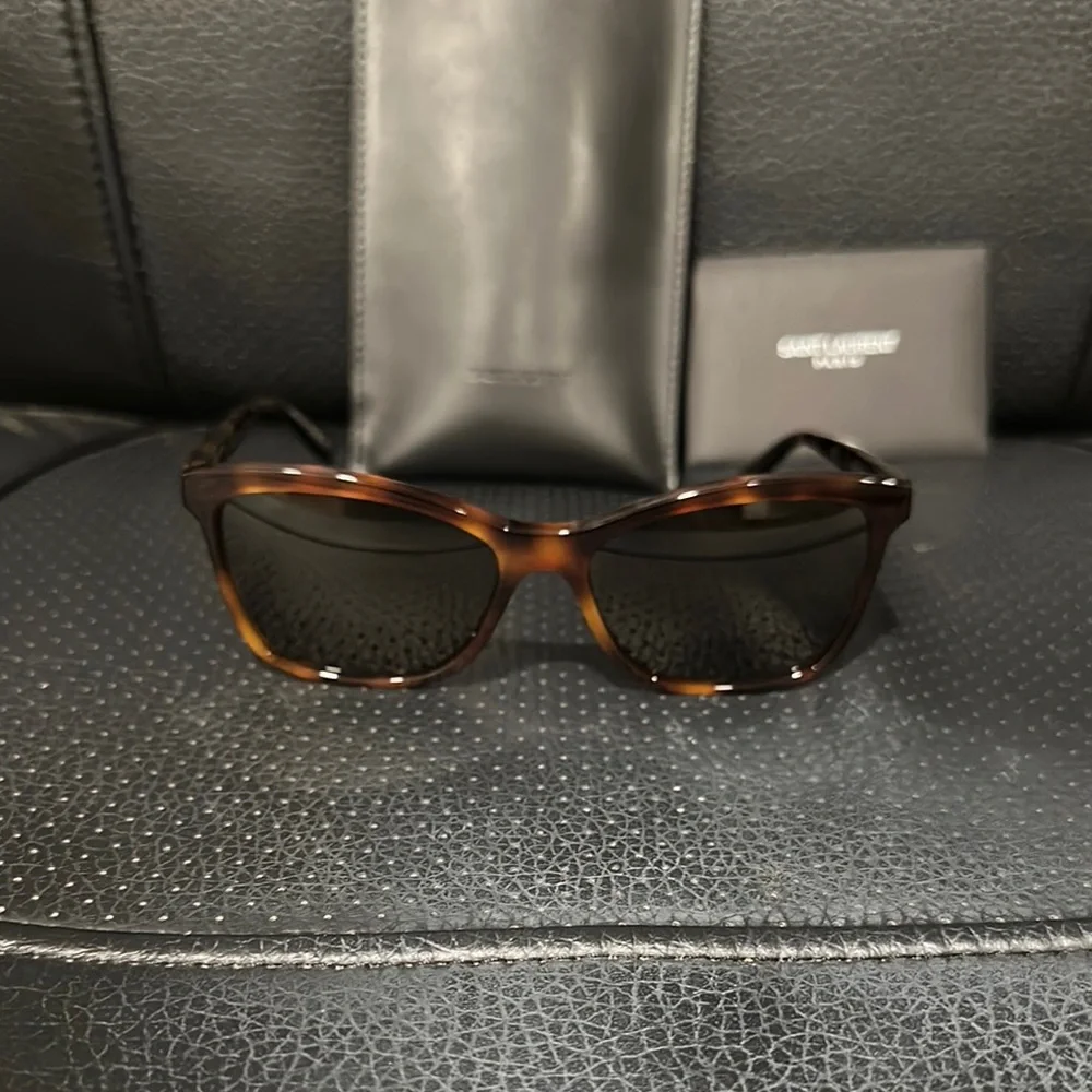 Saint Laurent Tortoiseshell Brown Cat-Eye Sunglasses
